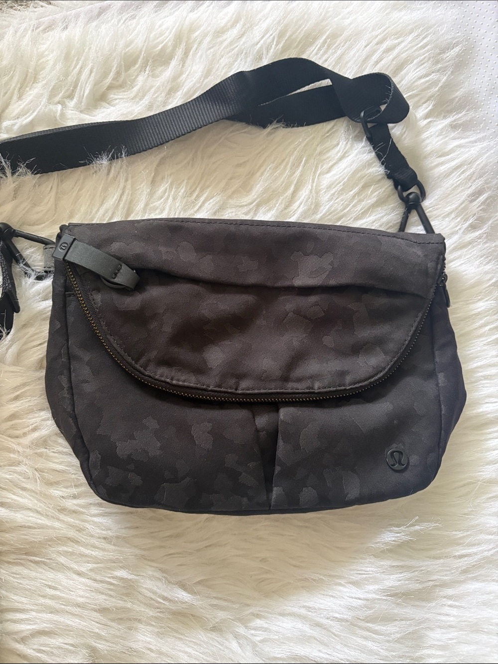 lululemon athletica Men’s Dark Gray Camouflage Sling Bag